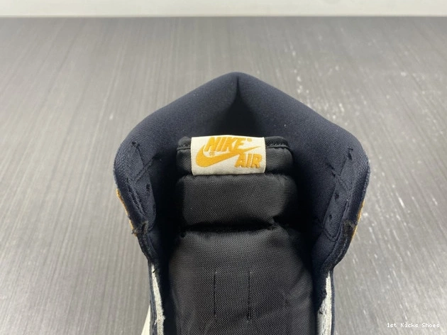 1st Kicks High OG Air Yellow Toe Jordan 555088-711 1 0813